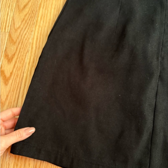 Classic Black Women's Skirt - Picture 6 of 7